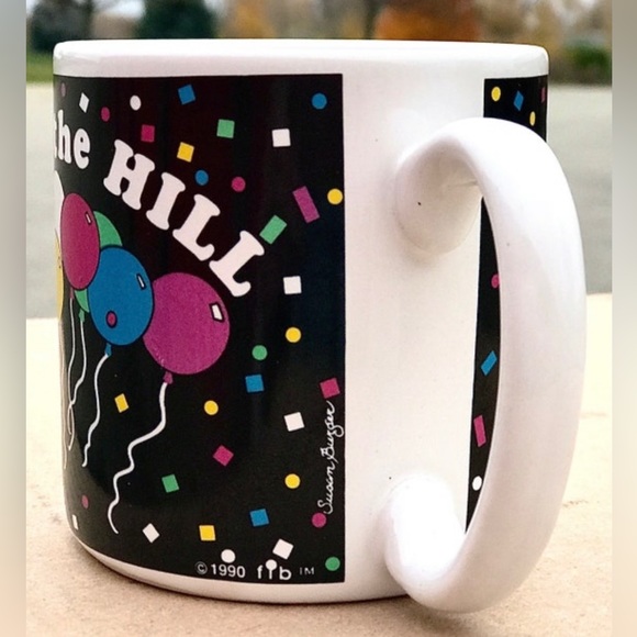 Vintage 1990 OVER THE HILL Susan Burger Artist Signed Ceramic Coffee Mug - Picture 3 of 10